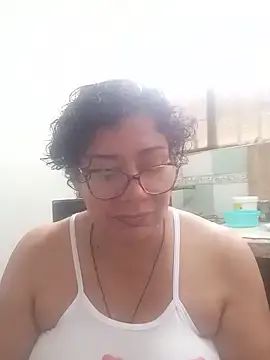 Pupi-Lanegra  live sex cam