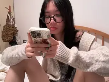 Nooneknowspoppy  live sex cam