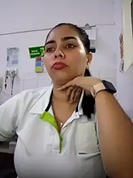 Yesi-nursehot  live sex cam