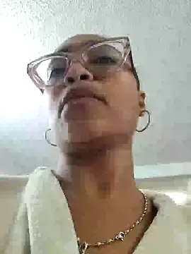 BiiancaEstradaa  live sex cam