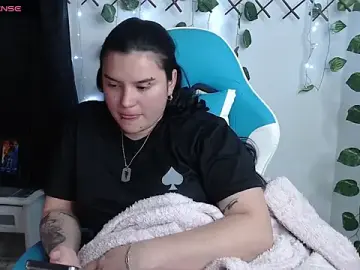 Nika_1_  live sex cam