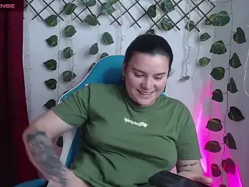 Nika_1_  live sex cam