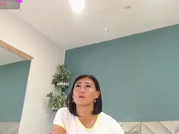 SharisWillian  live sex cam