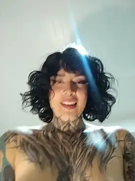 Taaylor33  live sex cam