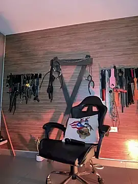 Yey_bdsm  live sex cam