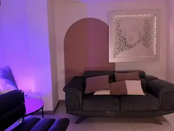 SavannahStorm  live sex cam
