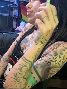 Toxii-  live sex cam