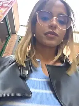 Luna_latindoll  live sex cam