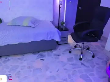 Martinasaez  live sex cam