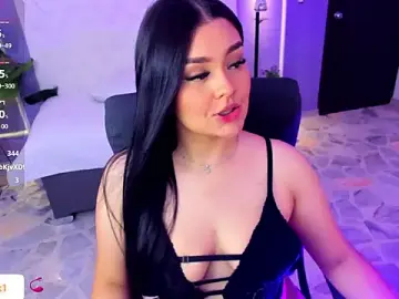 Martinasaez  live sex cam