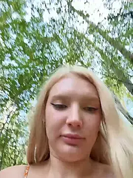 AmmyInPublic  live sex cam