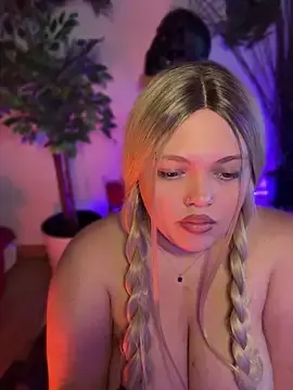 Luna-Bloom  live sex cam