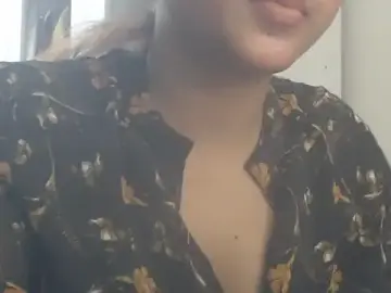 NancyRuvi  live sex cam
