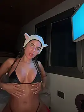 Miaabelluccii  live sex cam