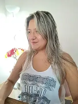 Valeriahunter1  live sex cam