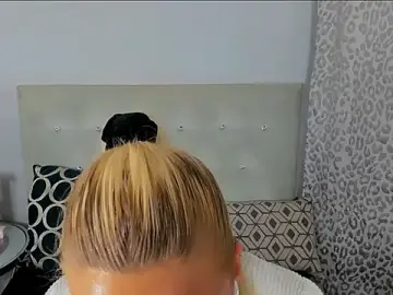 KristyHoney  live sex cam