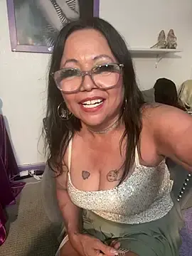 Reynagirl  live sex cam