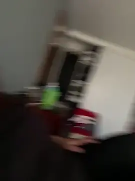 Andyroomto  live sex cam