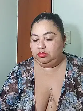 Curvy-Diva-  live sex cam