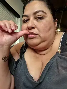 Curvy-Diva-  live sex cam