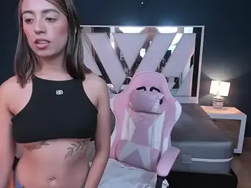 Danna_Petiite  live sex cam