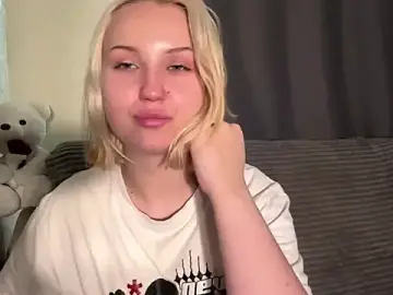 KiaraLemert  live sex cam