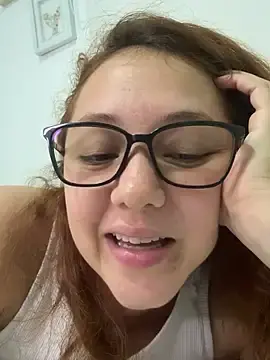 Heizelll  live sex cam