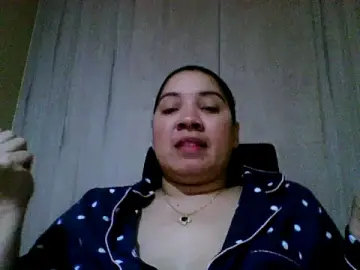 Leuu  live sex cam