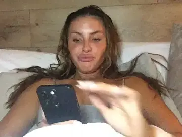Selena_xxx  live sex cam
