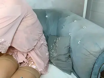 XoCaroxQueenxo  live sex cam