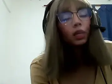 LinnieBridgham  live sex cam