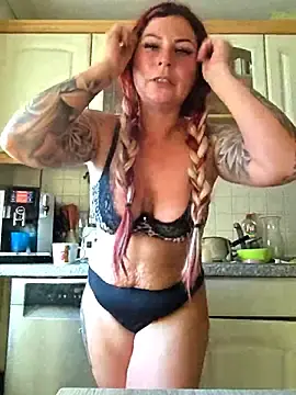 Redchrissi69  live sex cam