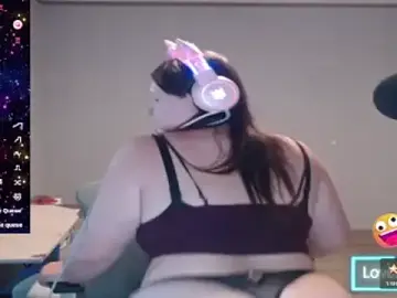 NowitsCynder  live sex cam
