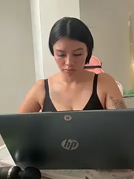 77AgathaE  live sex cam