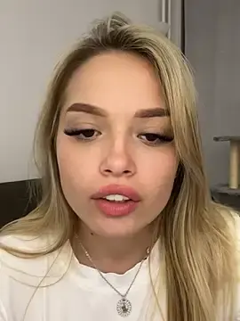 Ibolya_7  live sex cam