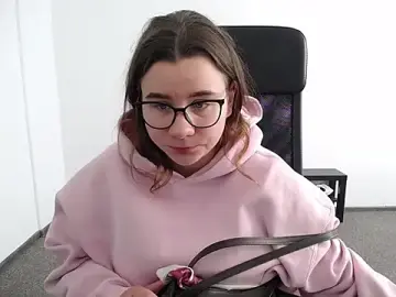 Littleviki7  live sex cam