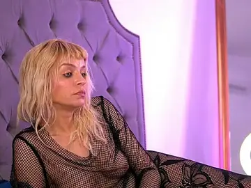 BritneyHudson  live sex cam