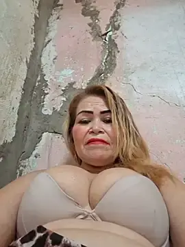 Dirtymother2000  live sex cam