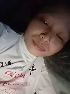 Yoyo-mi  live sex cam