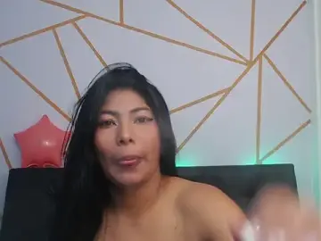 Yvanna__smith  live sex cam