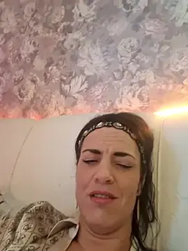 Mercedezzz23  live sex cam