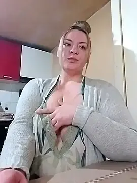 Mommyhotboobies1  live sex cam