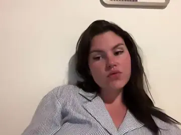 Kiaraalatimideee  live sex cam