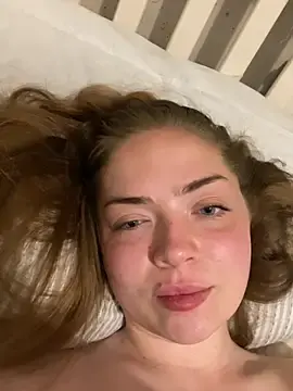 Ohitsclarafox  live sex cam