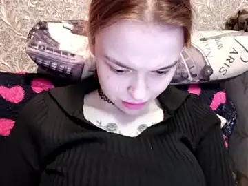 CaraDelevingnee  live sex cam