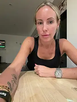 Daisyprin  live sex cam