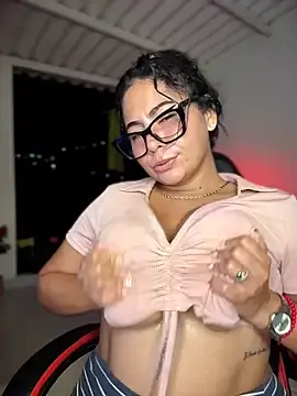 Bunnysamy  live sex cam