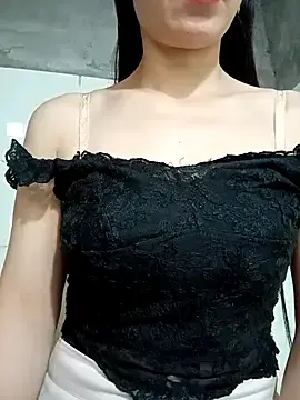 Vyvvyy69  live sex cam
