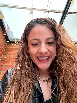 Alana15  live sex cam