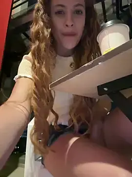 Alana15  live sex cam